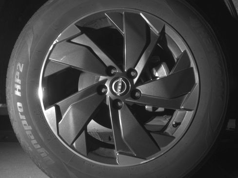 Used 2025 Nissan Rogue SV AWD/4WD image 16