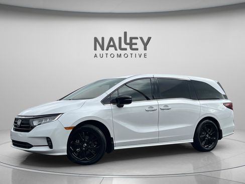 Used 2023 Honda Odyssey Sport image 3