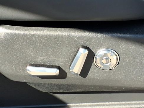 New 2026 Lincoln Navigator Reserve AWD/4WD image 18