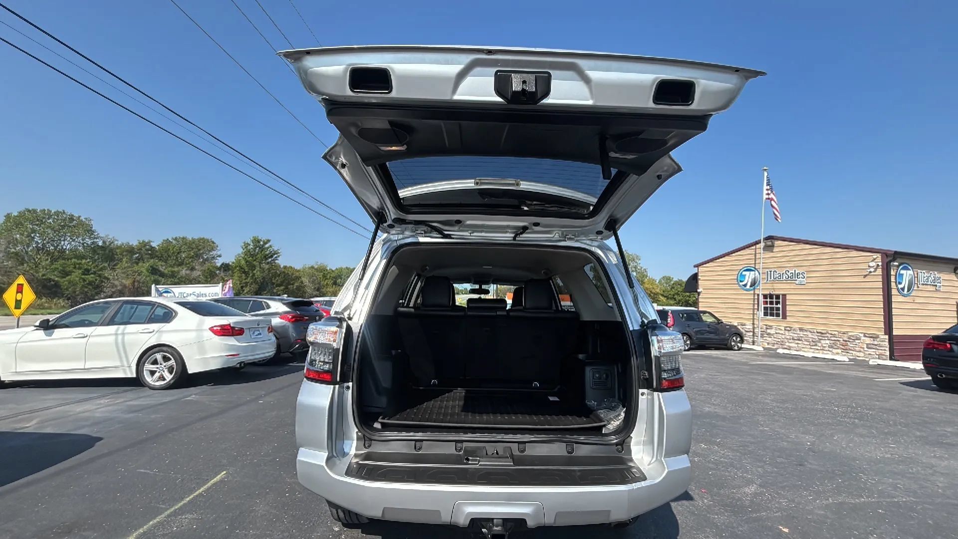 Used 2017 Toyota 4Runner SR5 Premium AWD/4WD image 25