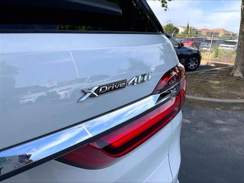 Used 2021 BMW X7 xDrive40i w/ Premium Package AWD/4WD image 10