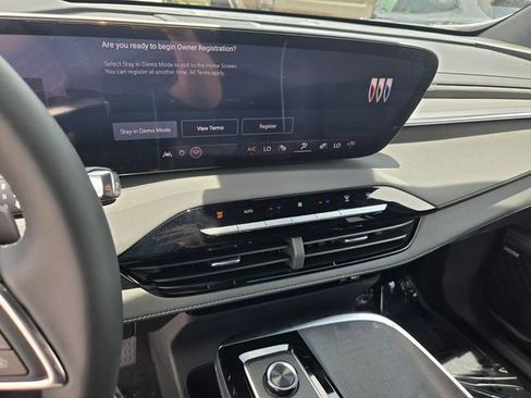New 2026 Buick Enclave Preferred w/ Power Package FWD image 24