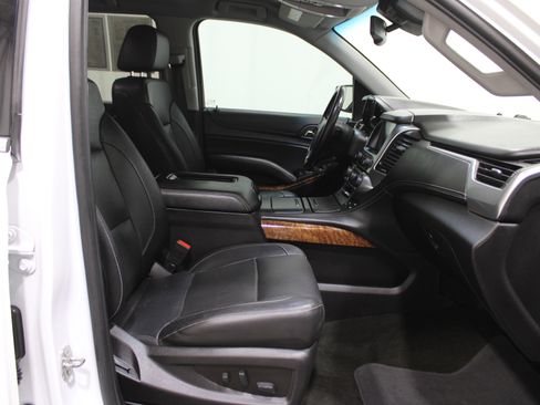 Used 2018 Chevrolet Suburban Premier image 32