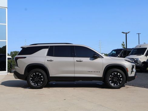 Used 2026 Chevrolet Traverse Z71 w/ Driver Confidence Package AWD/4WD image 4