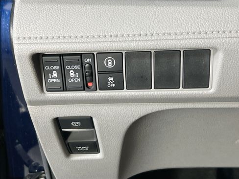 Used 2023 Honda Odyssey EX image 10