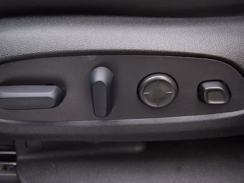 Used 2024 Buick Enclave Avenir image 34