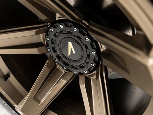 Used 2025 Jeep Wrangler Sport image 44