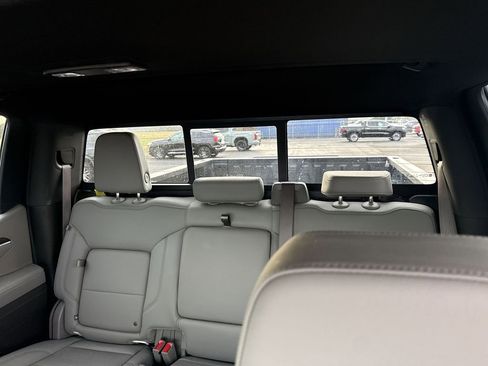 Certified 2025 GMC Sierra 1500 SLT w/ SLT Premium Package image 11