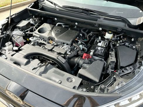 Used 2021 Toyota RAV4 XLE Premium image 25