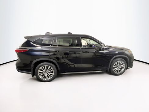 Used 2023 Toyota Highlander Platinum AWD/4WD image 4