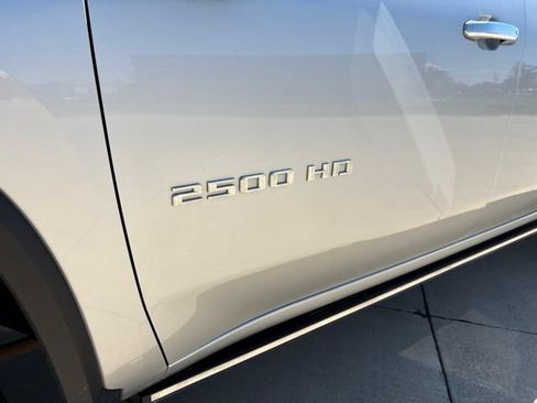 Used 2022 Chevrolet Silverado 2500 High Country w/ Z71 Off-Road Package AWD/4WD image 11