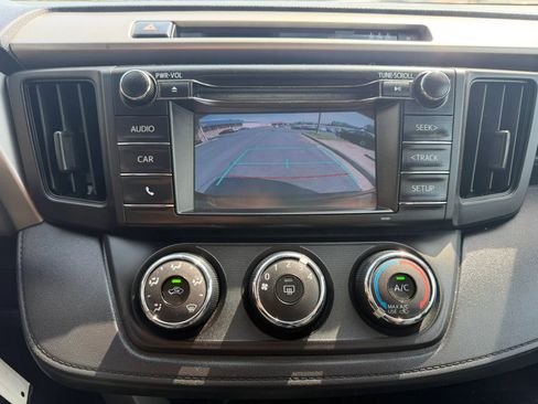 Used 2017 Toyota RAV4 LE image 21