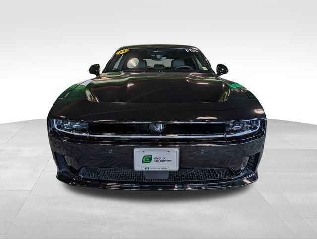 Used 2024 Dodge Charger Daytona R/T w/ Plus Group AWD/4WD image 2