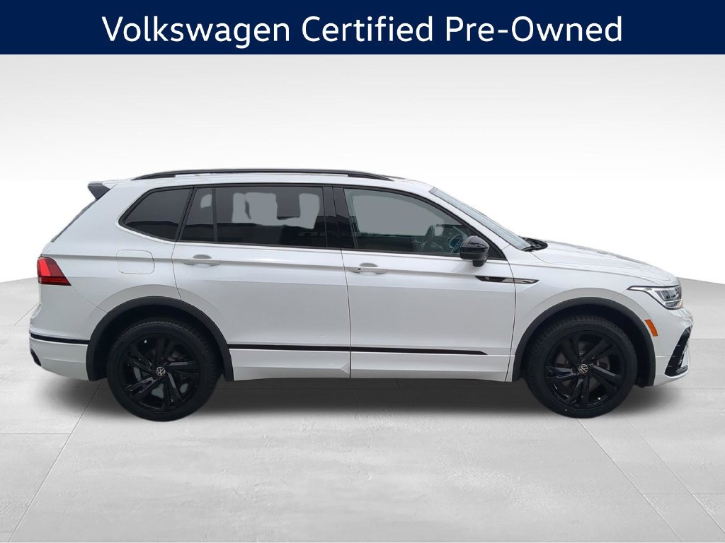 Certified 2023 Volkswagen Tiguan SE R-Line FWD image 2