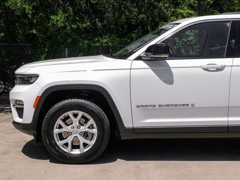 Used 2022 Jeep Grand Cherokee Limited image 21