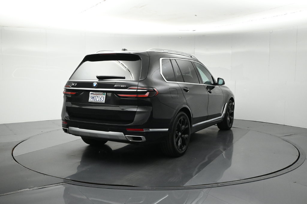 Used 2024 BMW X7 xDrive40i w/ Premium Package AWD/4WD image 9