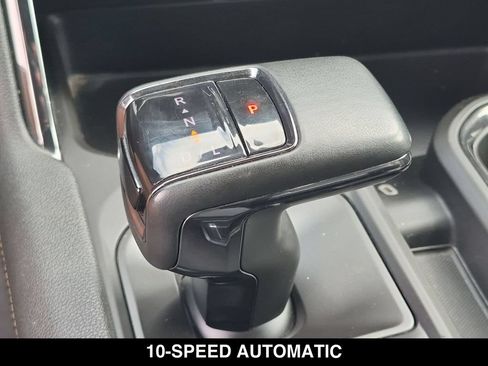 Used 2023 GMC Sierra 1500 AT4 w/ AT4 Premium Package AWD/4WD image 8