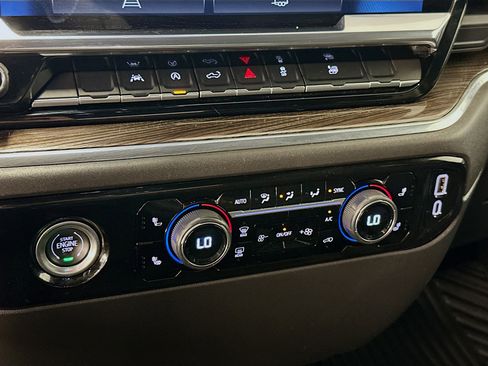 Used 2023 Chevrolet Silverado 1500 LT AWD/4WD image 24