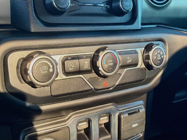 Used 2019 Jeep Wrangler Sport AWD/4WD image 16