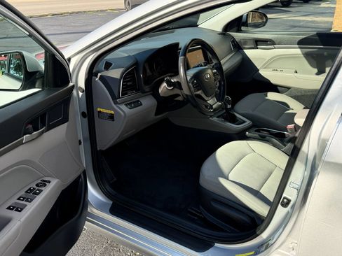 Used 2018 Hyundai Elantra Value Edition w/ Cargo Package FWD image 12