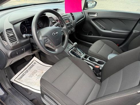 Used 2017 Kia Forte LX image 8