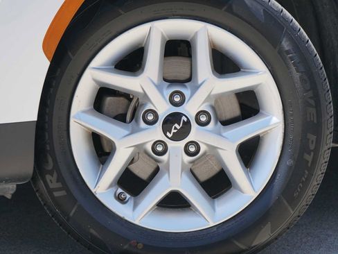 Certified 2024 Kia Soul LX w/ Option Group 015 FWD image 2