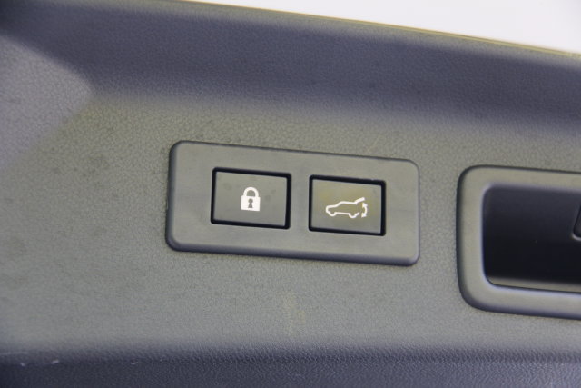 Used 2025 Subaru Forester Premium AWD/4WD image 32