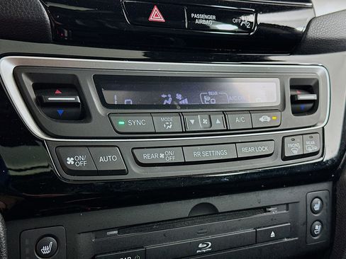 Used 2018 Honda Pilot Elite image 24