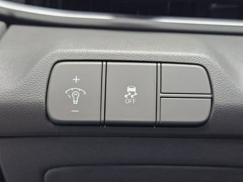 Used 2024 Hyundai Elantra SEL image 20