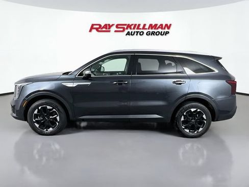 Used 2024 Kia Sorento S AWD/4WD image 4