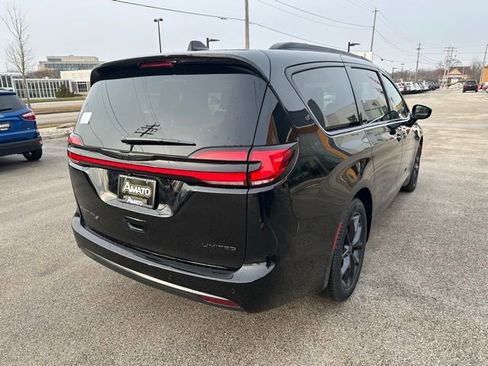New 2026 Chrysler Pacifica Limited w/ S Appearance Package FWD image 6