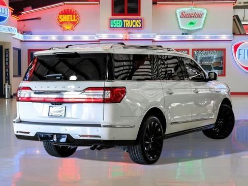 Used 2021 Lincoln Navigator L Reserve image 3
