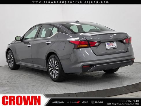 Used 2024 Nissan Altima 2.5 SV FWD image 5