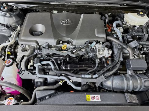 Used 2025 Toyota Camry SE FWD image 31