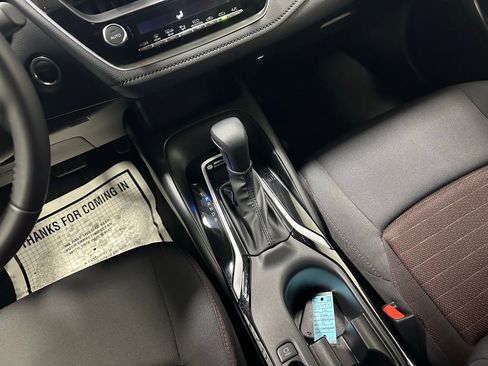 Used 2025 Toyota Corolla SE image 40