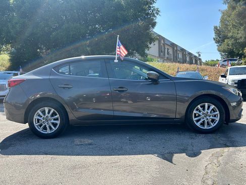 Used 2014 MAZDA MAZDA3 i Grand Touring image 3