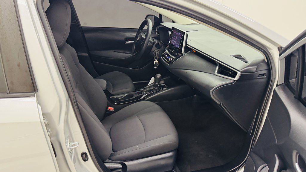 Used 2021 Toyota Corolla LE FWD image 27