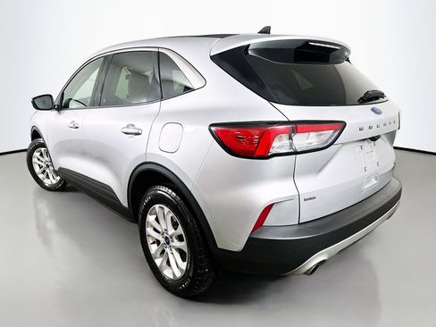 Used 2020 Ford Escape SE image 5