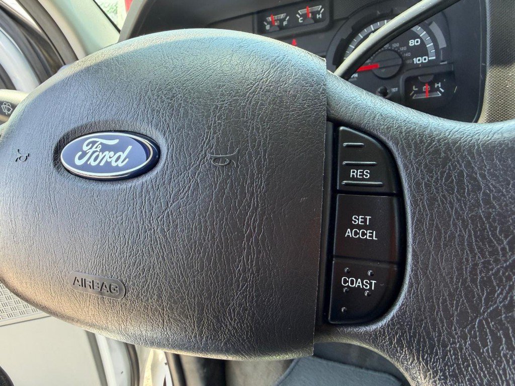 Used 2011 Ford E-350 and Econoline 350 XLT RWD image 30