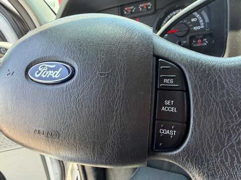 Used 2011 Ford E-350 and Econoline 350 XLT RWD image 30