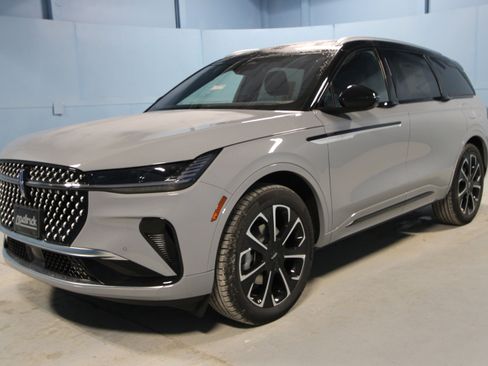 New 2026 Lincoln Nautilus Reserve image 26