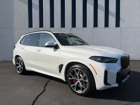 New 2026 BMW X5 xDrive50e w/ M Sport Package AWD/4WD image 3