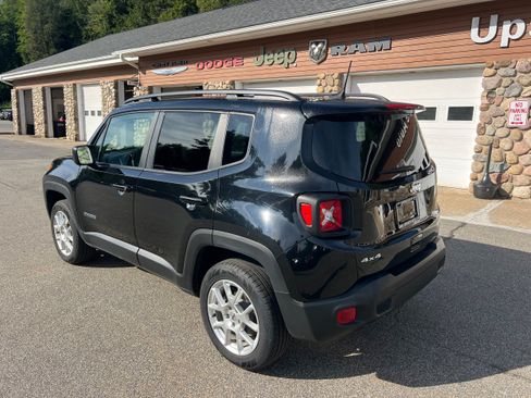 Used 2023 Jeep Renegade Latitude w/ Premium Group AWD/4WD image 7