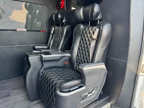 Used 2023 Mercedes-Benz Sprinter 3500 image 32