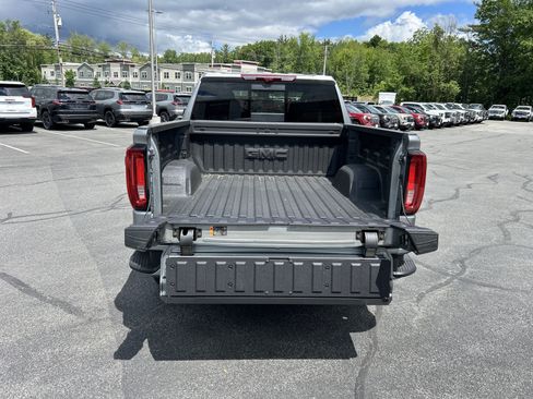 New 2026 GMC Sierra 1500 AT4 w/ AT4 Premium Package AWD/4WD image 11