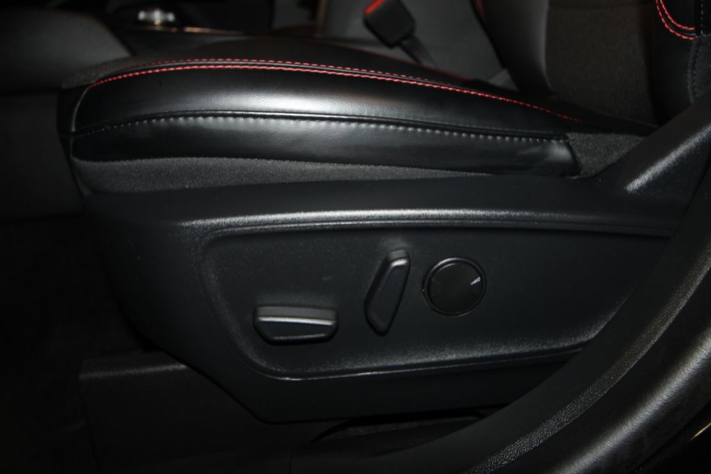 Used 2025 Ford Escape ST-Line Select AWD/4WD image 7