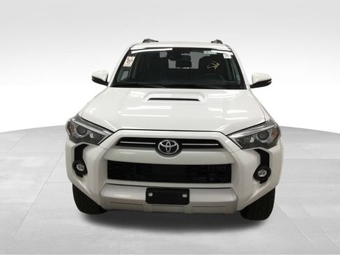 Used 2024 Toyota 4Runner TRD Off-Road Premium image 2