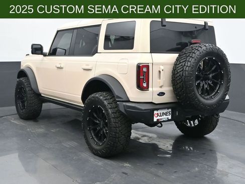 New 2025 Ford Bronco Badlands image 6