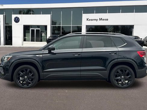 Used 2023 Volkswagen Taos SE w/ Black Wheel Package FWD image 7
