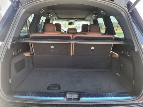Used 2025 Mercedes-Benz GLS 450 4MATIC image 9